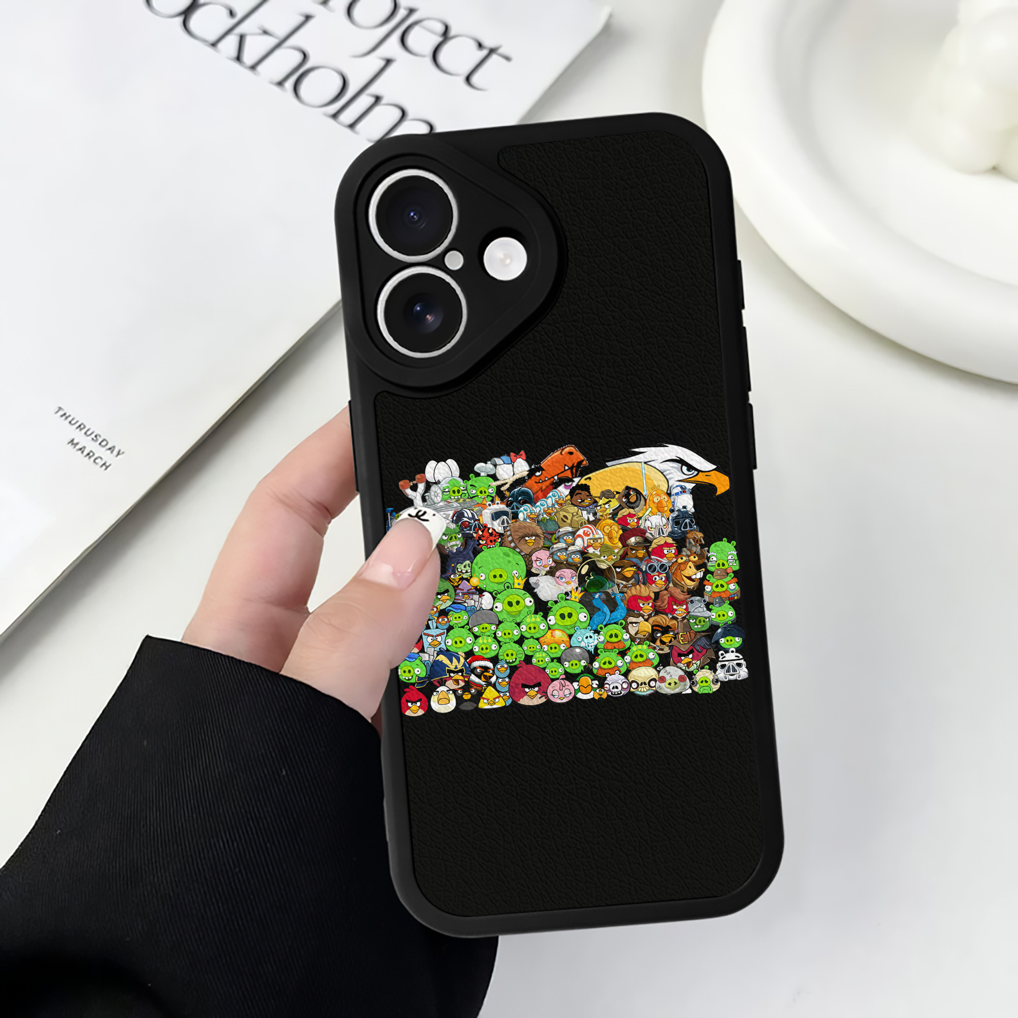 （画像用） Angry Birds アングリーバード 【iPhone 16シリーズ対応】シリコンスマホケース（レザー調） 材質：シリコン